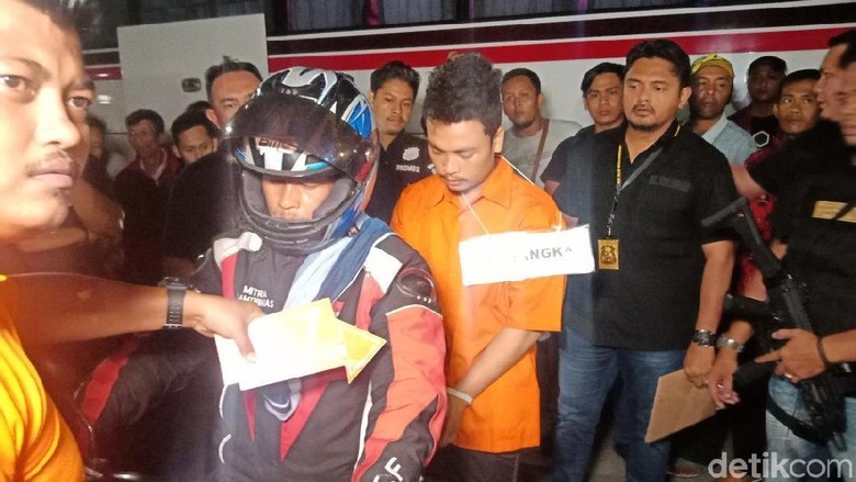 Dari Terminal Garut, Haris Simamora Dibawa ke Kaki Gunung Guntur Dari Terminal Garut, Haris Simamora Dibawa ke Kaki Gunung Guntur