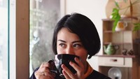 Kali ini Andra merekomendasikan kopi buatan Curio Espresso and Vintage Design Cafe di Kanazawa, Jepang. Kopinya enak banget!, tulis selebgram yang sering unggah foto makanan ini. Foto: Instagram alodita