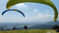 Wisata Olahraga dan Petualangan Terpopuler dimenangkan Paralayang Gunung Panten, Kabupaten Majalengka. (Deni Denot/dTraveler)
