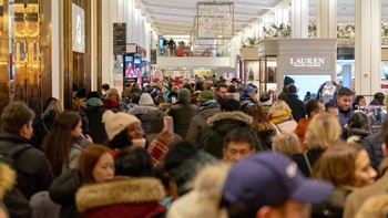 Black Friday pada tahun 2018 berlangsung pada 24 November setelah perayaan Thanksgiving. Ia dikenal sebagai hari di mana begitu banyak barang didiskon sehingga lautan manusia memadati berbagai toko. Foto: Getty Images