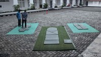 Pengunjung bisa menikmati sekaligus bermain dengan 29 karya seni media yang dipamerkan.