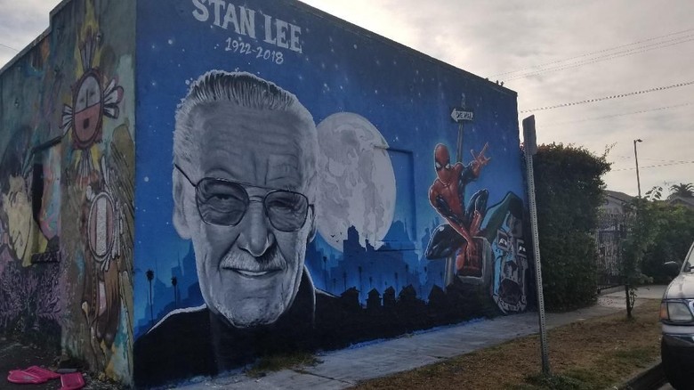 Mural Penghormatan Stan Lee Bersama Spider-Man dan Doctor Doom Mural Penghormatan Stan Lee Bersama Spider-Man dan Doctor Doom