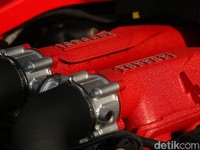 Merasakan di Balik Kemudi Ferrari yang Cocok Digunakan Sehari-hari