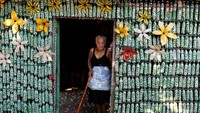 Rumah Maria itu pun menjadi salah satu upaya untuk mengurangi limbah plastik yang semakin tahun semakin meningkat dan membutuhkan pengelolaan yang tepat agar tak mengancam kehidupan makhluk hidup di bumi.