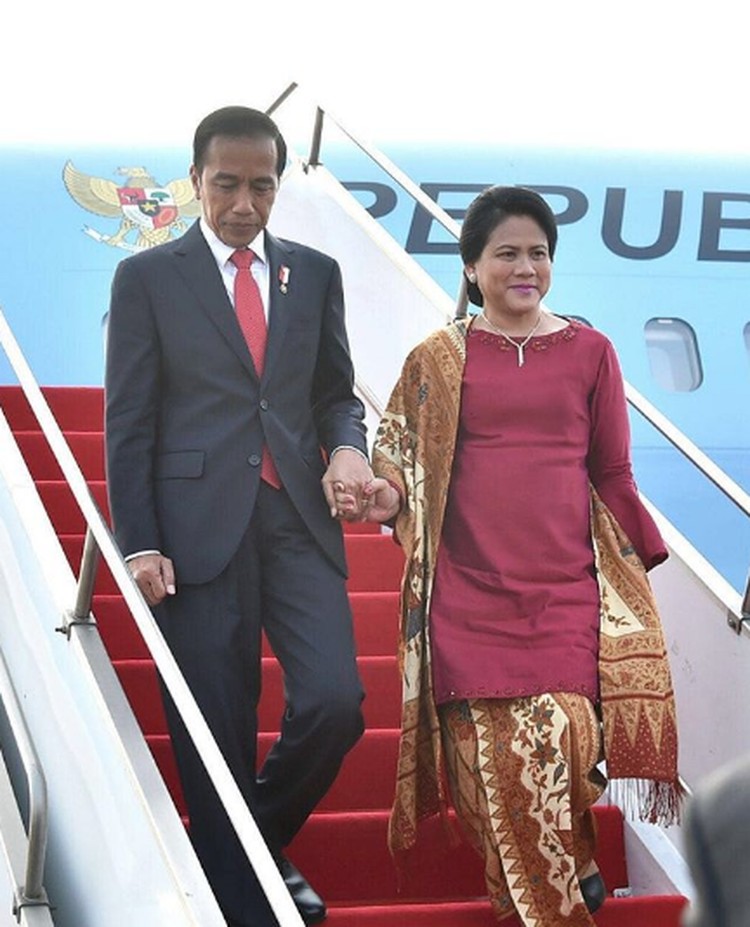 Potret Mesra Jokowi dan Iriana yang Terabadikan Kamera