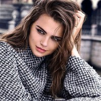 Meskipun ada desas-desus yang menyatakan jika Xenia harus melupakan pekerjaannya sebagai model serta berhenti berpose tanpa busana yang sering dilakukannya untuk Playboy, nyatanya dia baru menandatangani kontrak sebagai model untuk tiga merek. Foto: Instagram @xeniadeli