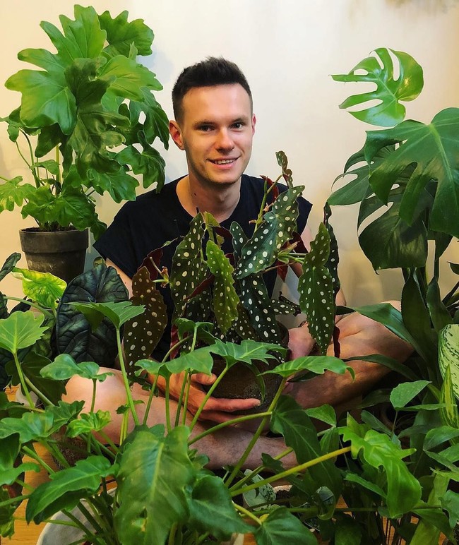 Foto bareng tanaman sekaligus ajang pamer mengoleksi tanaman. Karena ada sejumlah tanaman yang harganya tak murah.  Foto: Instagram