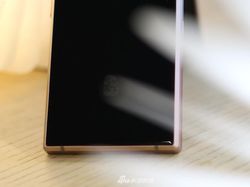 Penampilan Ponsel Lipat Samsung Seharga Rp 40 Juta