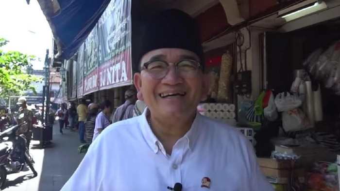 Ruhut sitompul belanja