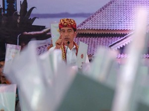 Jokowi Mau Nabok Siapa?