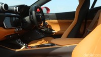 Buat Otolovers yang berduit lebih dan menginginkan mobil sport namun nyaman digunakan sehari-hari Portofino merupakan salah satu pilihan yang menarik. Buat wanita sekalipun mobil ini terbilang nyaman berkat pengaturan kursi yang bisa disesuaikan dengan tinggi badan.
