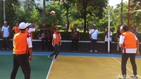 Pertandingan voli ini dilaksanakan dalam rangka Hari Ulang Tahun (HUT) ke-7 OJK.