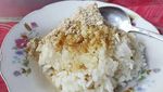 Aduh Nikmatnya! Sarapan Ketan Bumbu Plus Kopi Hangat
