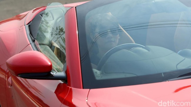 Merasakan di Balik Kemudi Ferrari yang Cocok Digunakan Sehari-hari