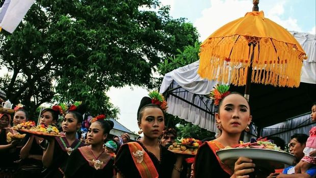 Perang Topat Lombok Barat