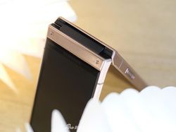 Penampilan Ponsel Lipat Samsung Seharga Rp 40 Juta