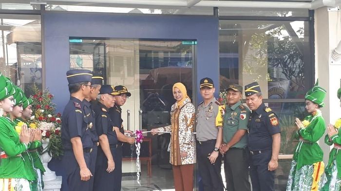 50 Kursi Kantor Jember HD
