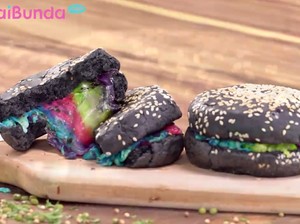 Resep Burger Hitam Rainbow Cheese, Tampilan Unik Warna Menarik