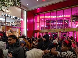 Orang Amerika Tumpah Ruah Berburu Diskonan Black Friday