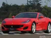 Merasakan di Balik Kemudi Ferrari yang Cocok Digunakan Sehari-hari