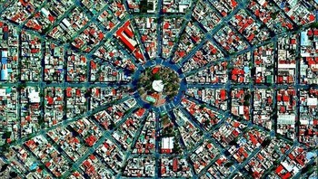 Potret Satelit sebuah kota di distrik Venustiano Carranza di Meksiko City. Distrik ini memiliki tiga pasar tradisional terbesar di Meksiko, diantaranya, La Marced, Mercado de Sonora dan Mercado Jamaika. Istimewa/Boredpanda.