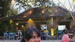 Serunya Efinda Putri Host Jejak Petualang yang Doyan Makan Ulat Pohon
