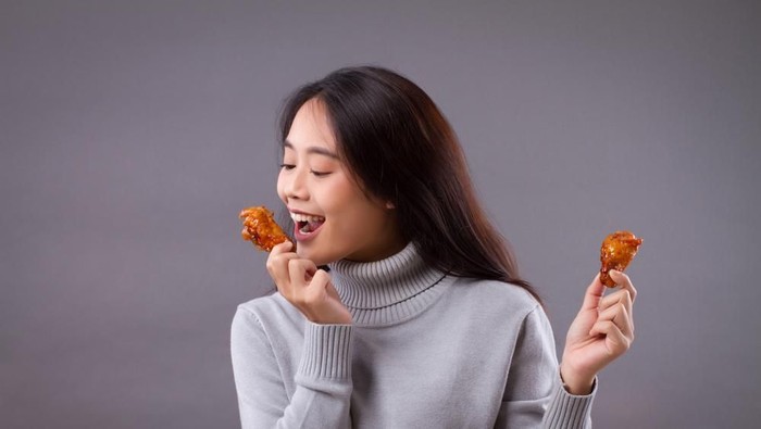 Rekomendasi pakar soal jadwal makan yang baik. Foto: shutterstock Rekomendasi pakar soal jadwal makan yang baik. Foto: shutterstock