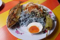 Ke Malaysia, Menlu Retno Masurdi Cicipi Nasi Kerabu Racikan Warung