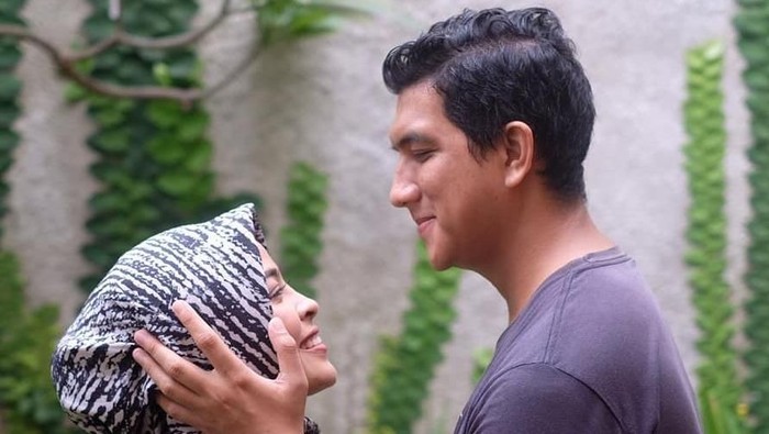 Suami Tantri Kotak Idap Ambeien Stadium 3, Berakhir Dioperasi