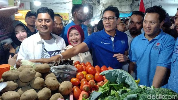 Awali Kampanye di Malang, Sandiaga Datangi Pasar Besar