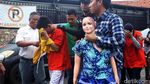 Warga Penasaran Lihat Rekonstruksi Pembunuhan Ciktuti Iin Puspita