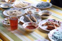 Ke Malaysia, Menlu Retno Masurdi Cicipi Nasi Kerabu Racikan Warung