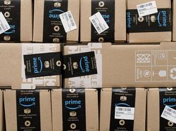 Suasana Gudang Toko Online Terbesar Dunia Sambut Black Friday