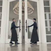 The Opus berasal dari bahasa Hindi yang berarti karya seni dalam skala tinggi. Sedangkan Tribrata, seperti dikutip dari dari Meanings Like, mengandung arti seseorang yang penuh rasa cinta, menciptakan harmoni dan keseimbangan untuk orang-orang di sekitarnya. Foto: Screenshot Youtube