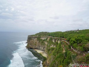 8 Makanan Khas Bali yang Tak Boleh Terlewatkan Saat Liburan ke Sana