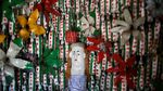 Keren! Nenek 87 Tahun Bangun Rumah dari Botol Plastik