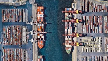 Potret satelit Dermaga Swanson di tepi utara Sungai Yara di kota Melbourne, Australia. Dermaga Swanson menjadi salah satu pelabuhan terbesar di Australia. Istimewa/Boredpanda.