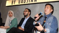 Hadir dalam acara tersebut CEO Gadjian, Afia R Fitriati, CEO PT Zahir International, Muhamad Ismail, CEO Mailtarget, Yopie Suryadi, dan Business Manager TNKapital sekaligus moderator Amabel Hardojo, saat acara BOOST Sharing Session: Grit! Entrepreneurs Sharing Their Struggles di Jakarta, Kamis (22/11). Foto: dok. Boost
