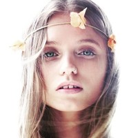 Abbey Lee Kershaw telah bekerja untuk Victorias Secret, Balmain, Valentino, Alexander Wang, dan sejumlah brand kenamaan lain. Ini membuktikan jika gigi renggang bisa jadi sebuah beauty mark. Foto: Instagram