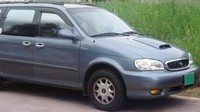 Sedangkan Kia Carnival yang dalam data Gaikindo sudah ada tahun 2001, tahun 2009 sudah tak beredar lagi. Foto: Wikimedia