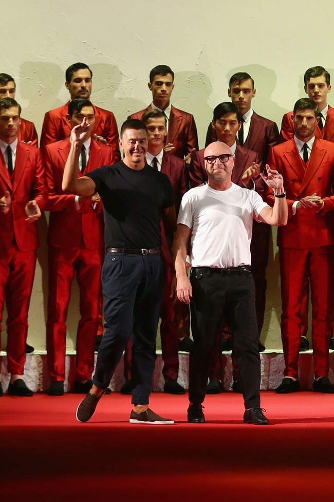 Komentar lainnya yang kontroversial terkait masa depan label Dolce & Gabbana. Stefano tidak mau desainer dari ras tertentu mengisi posisinya. Saat kami sudah meninggal, kami akan meninggal, Saya tidak mau desainer Jepang mendesain Dolce & Gabbana, katanya. Foto: Dok. Getty Images