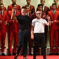 Komentar lainnya yang kontroversial terkait masa depan label Dolce & Gabbana. Stefano tidak mau desainer dari ras tertentu mengisi posisinya. Saat kami sudah meninggal, kami akan meninggal, Saya tidak mau desainer Jepang mendesain Dolce & Gabbana, katanya. Foto: Dok. Getty Images