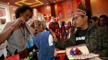 Pada kesempatan ini Bukalapak juga turut mengundang komunitas difabel untuk berpartisipasi dalam kegiatan konferensi dan workshop. Ini diklaim menjadi kegiatan UMKM digital pertama di Indonesia yang turut mengajak teman-teman dari komunitas difabel untuk mengambil peran aktif sebagai pahlawan ekonomi baru sebagai entrepreneur.