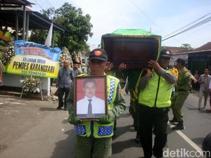 Isak Tangis Warnai Pemakaman Yoga Perdana, Korban Lion Air