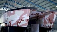 Ini merupakan tank boat pertama di dunia.
