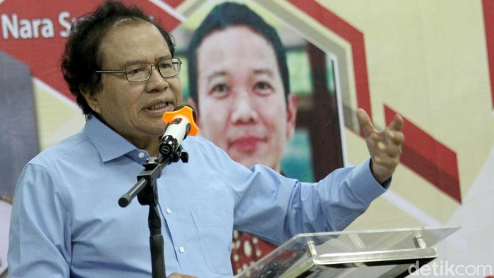Gubernur DKI Jakarta Anies Baswedan berdiskusi bersama sejumlah tokoh nasional. Diskusi itu membahas tentang Akademisi memimpin negeri.
