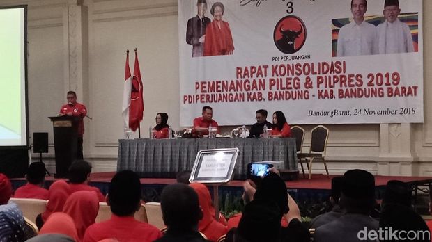 Konsolidasi di Jabar, PDIP Singgung Prabowo Tak Paham Sejarah