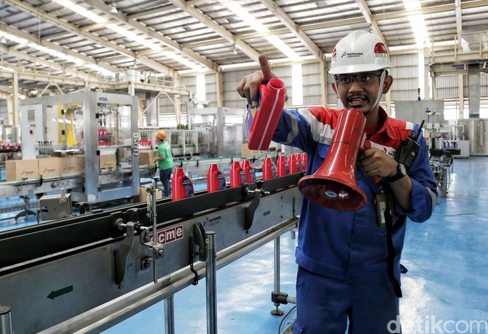 Mengintip Cara Bikin Pelumas Oli  di Pabrik  Pertamina  Foto 3