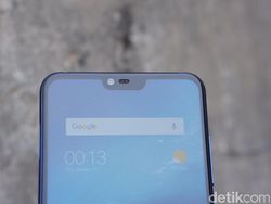 Unboxing Mi 8 Lite Aurora Blue yang Menawan