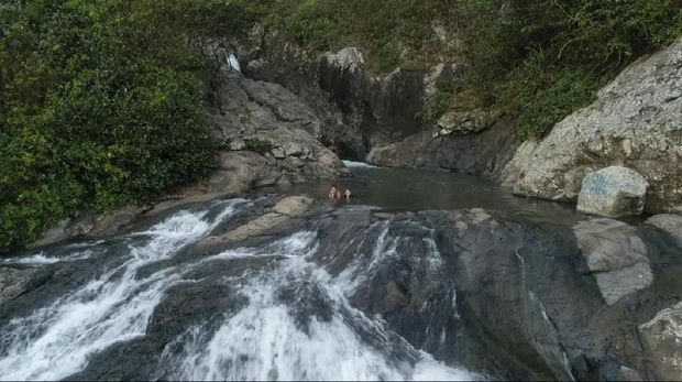 Air Terjun Banyu Anjlok di Malang
